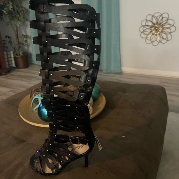 Gently worn black knee high heel sandals - Picture 2 of 2